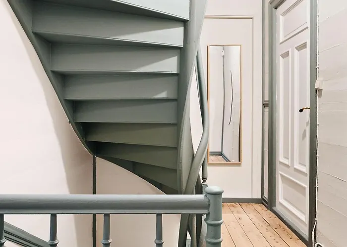 Dinbnb - History Meets Modern I 3-story House * Bergen