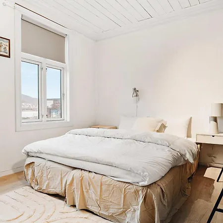 Сasa de vacaciones Dinbnb - History Meets Modern I 3-story House Bergen