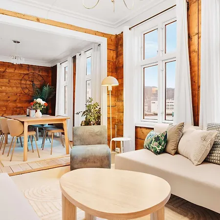 Dinbnb - History Meets Modern I 3-story House Bergen