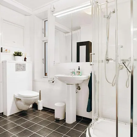 Holiday home Dinbnb - History Meets Modern I 3-story House *