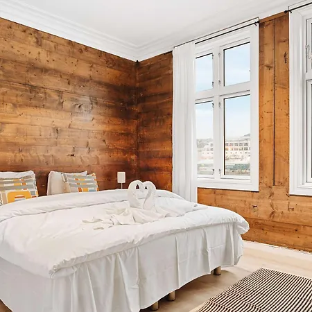 Dinbnb - History Meets Modern I 3-story House * Bergen