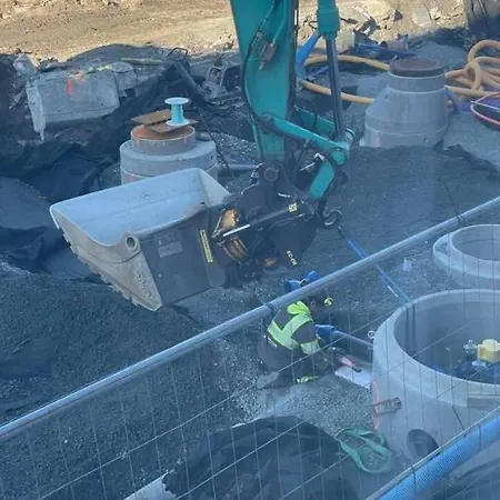 Dinbnb - History Meets Modern I 3-story House