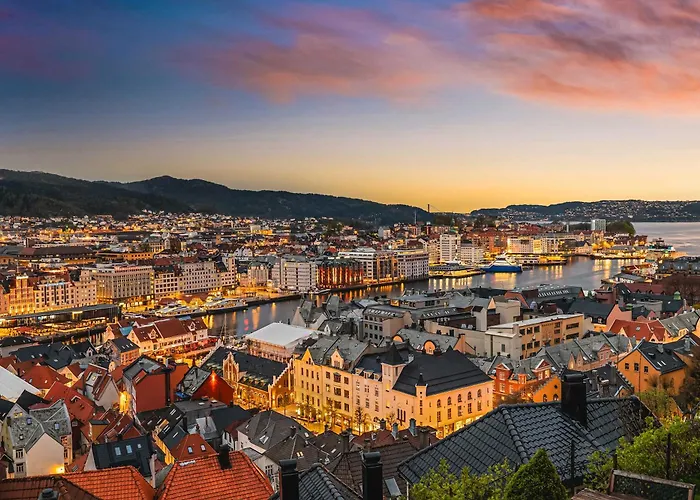 Dinbnb - History Meets Modern I 3-story House Dom wakacyjny *