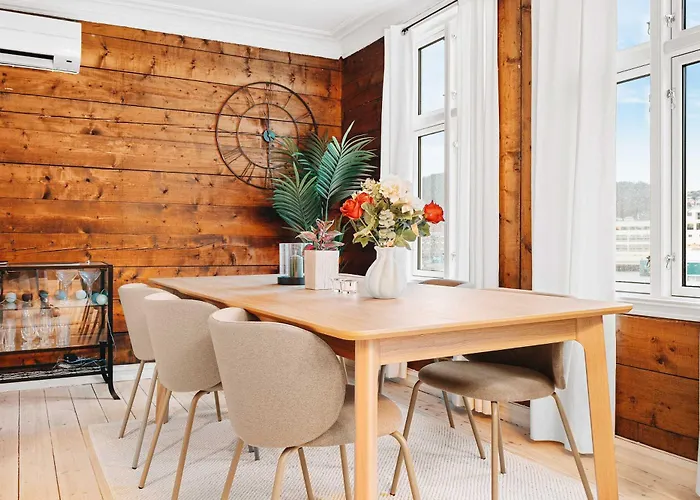 Dinbnb - History Meets Modern I 3-story House Dom wakacyjny *